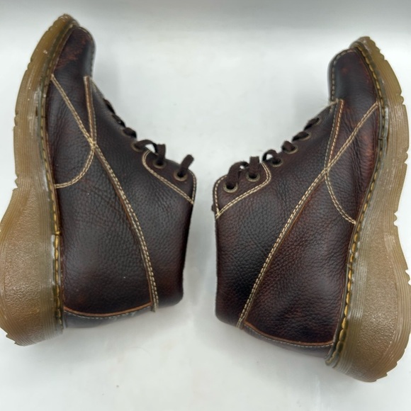 RARE Dr. Martens Vintage Daisy Floral Embossed Brown
Leather Ankle Boots WM SZ 9 - Picture 4 of 12
